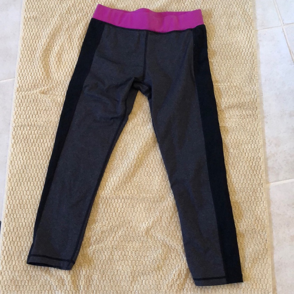 Ya Los Angeles Active wear ankle length comfy leggings